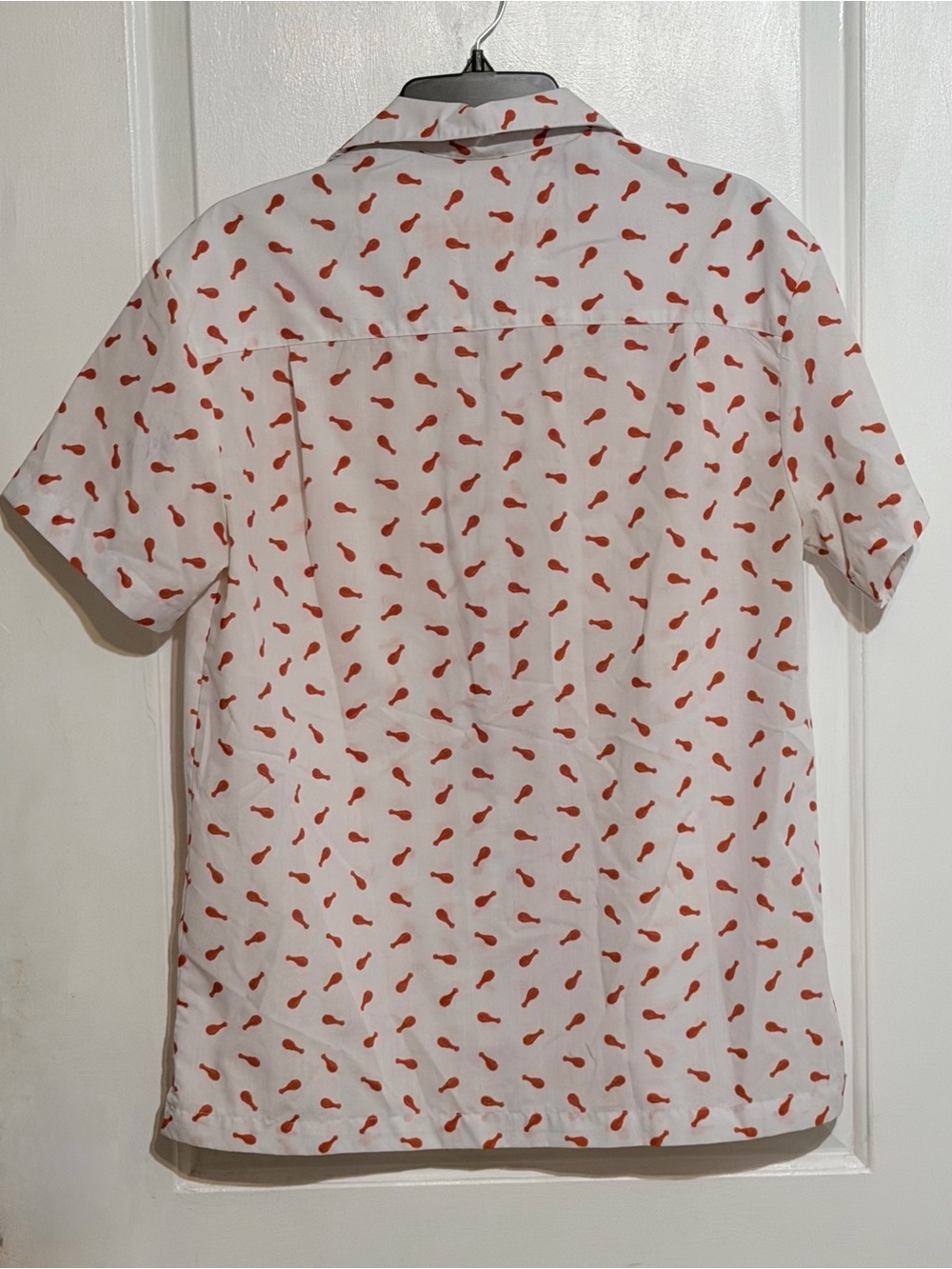 Hooters White Short-Sleeve Button-Down Shirt with Orange chicken leg medium - Picture 6 of 9